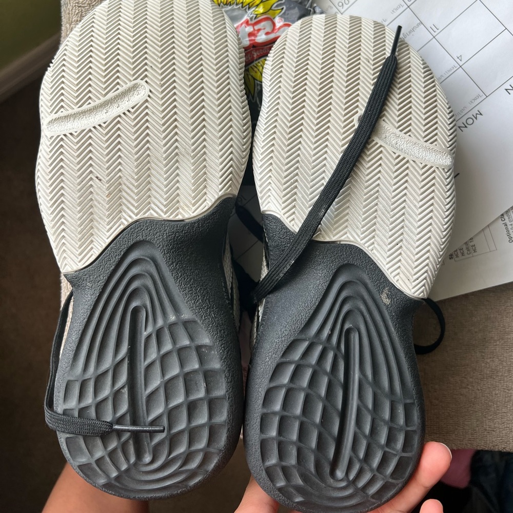 Adidas Harden Step back. Basketball shoes.